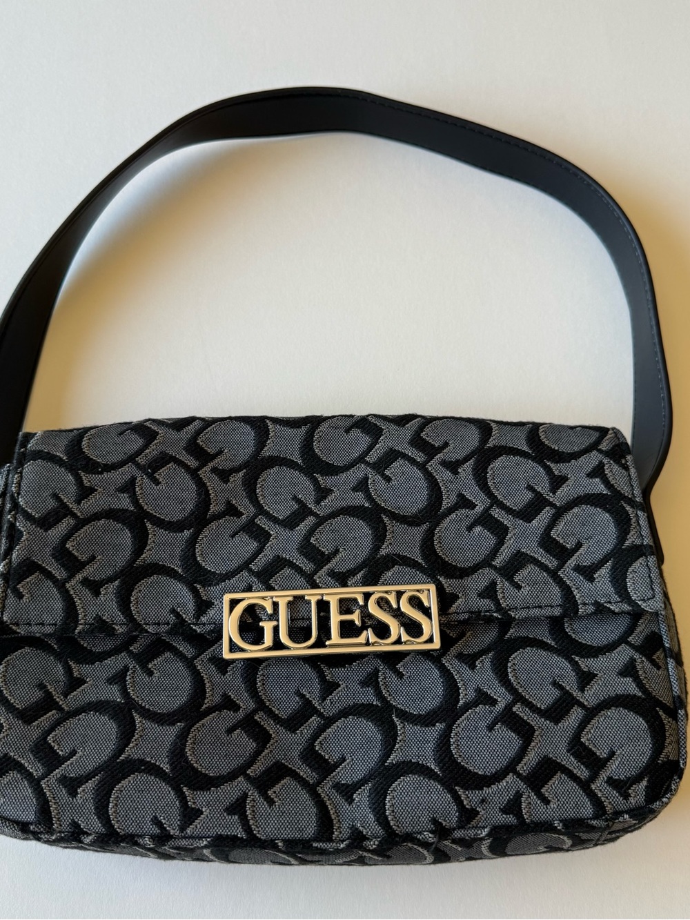 Guess Black Gray Monogram Shoulder Bag Y2K Mini
Purse Gold Logo Clasp - Picture 1 of 8